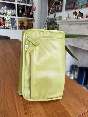 BÉIS x Elsa Portable Diaper Changing Pad in Play Date Green EUC